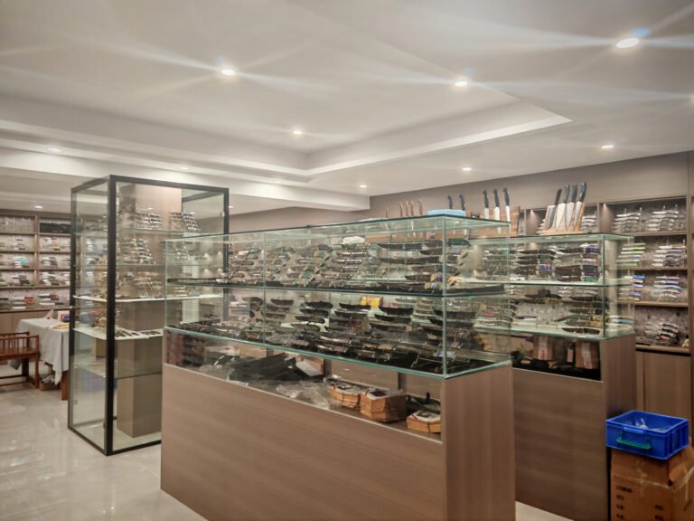 Knife Showroom 2